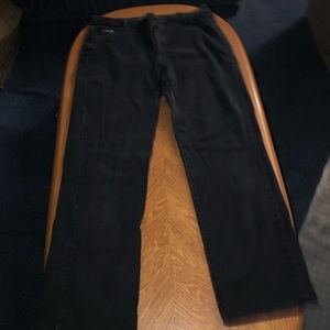 MOVING SALE NO HAGGLING WOMEN LEE 16 LONG STONEWASHED BLACK BUTTON JEANS.